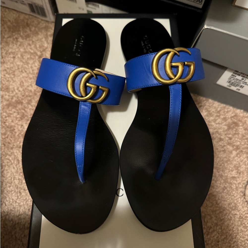 Gucci Flat Marmont Leather Thong